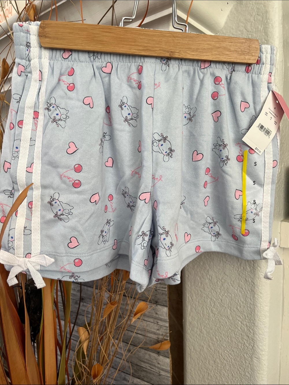 Hybrid Apparel Cinnamoroll